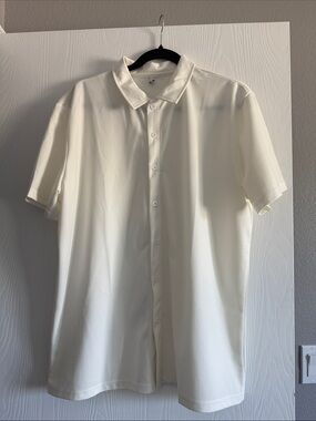 Men's Short Sleeve Button-Down Shirt in Off-White